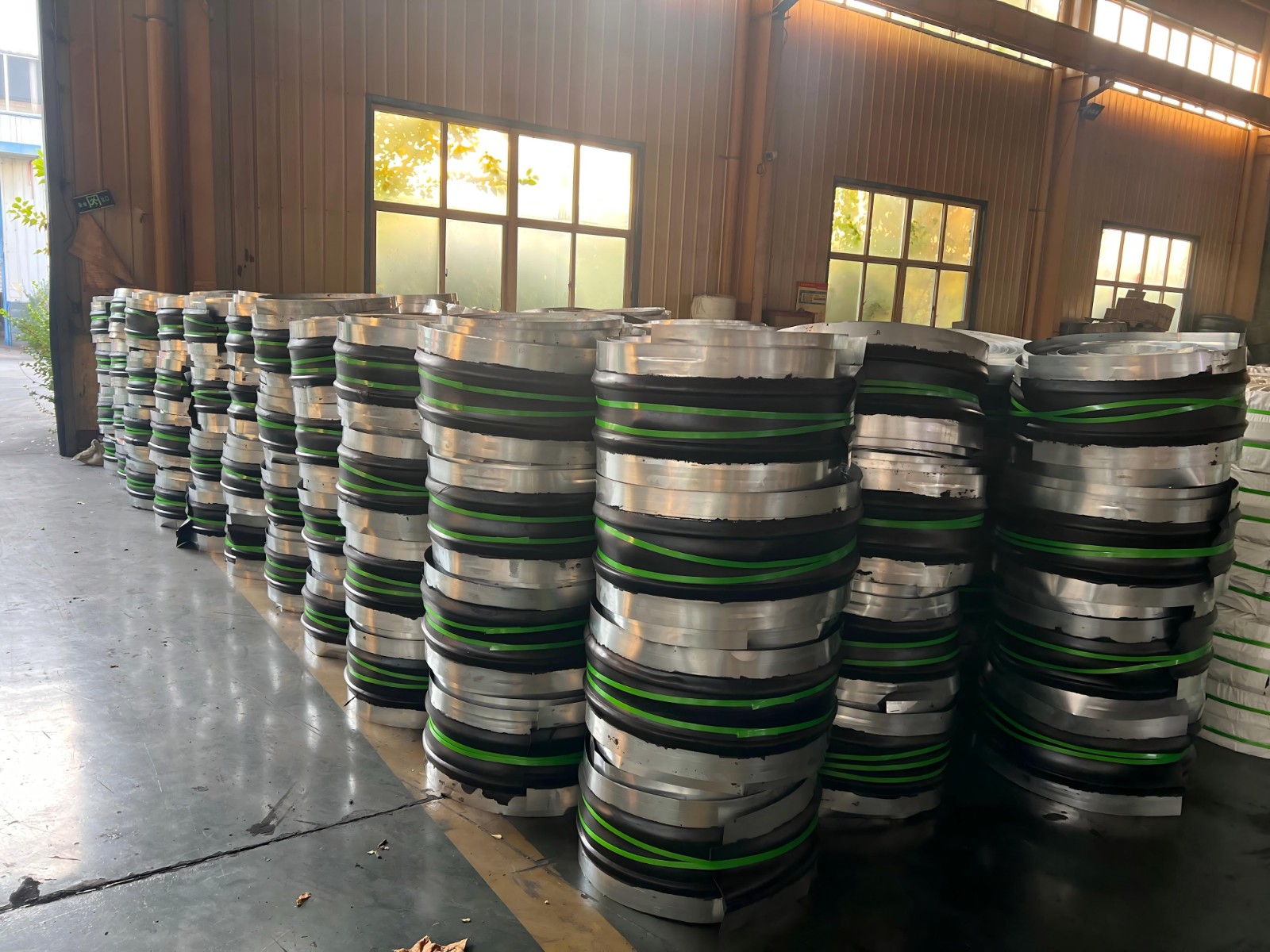 �ֻ� + ����˫���񣡺�ˮ����ֱ���ֹˮ�?��������ר�� 48 Сʱ�����?1).jpg